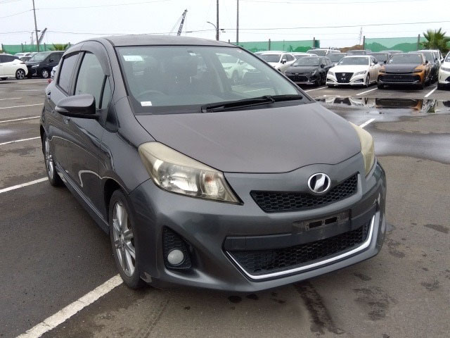 TOYOTA VITZ 2011/7 RS